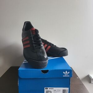 Brand New Adidas Men's Black and Red Samoa Shoes (In Box Never Worn)